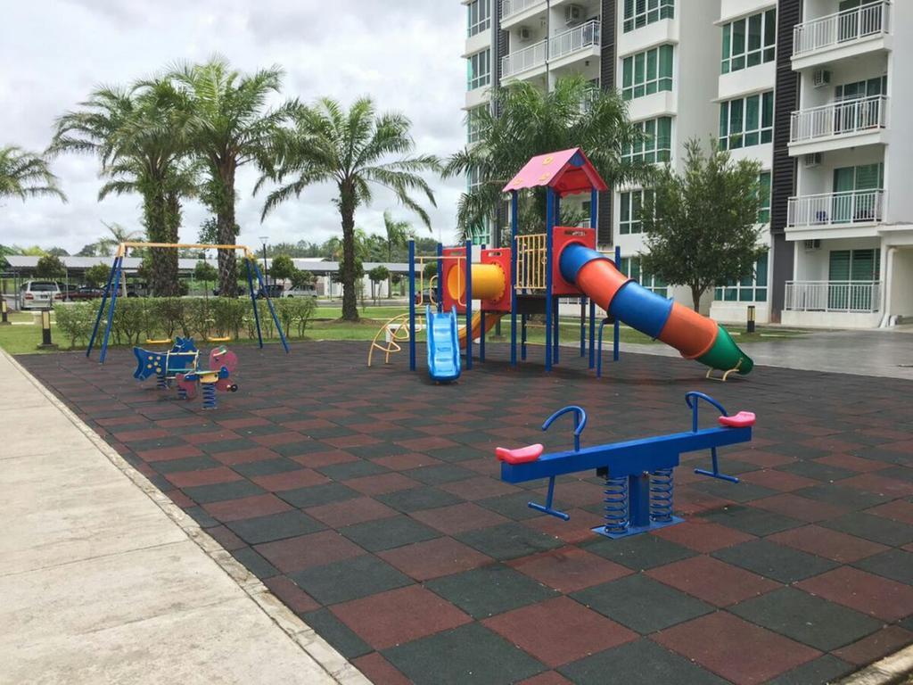 Sandakan Spacious And Comfortable Pool View Condo ภายนอก รูปภาพ